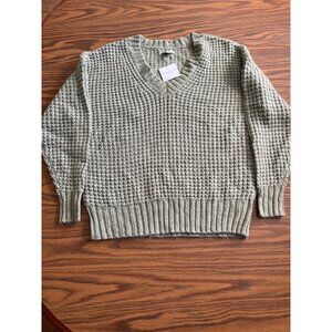 American Eagle Outfitters celery green v-neck sweater size XS NWT
